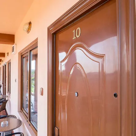 ゲストハウス Casa Pelicanul *